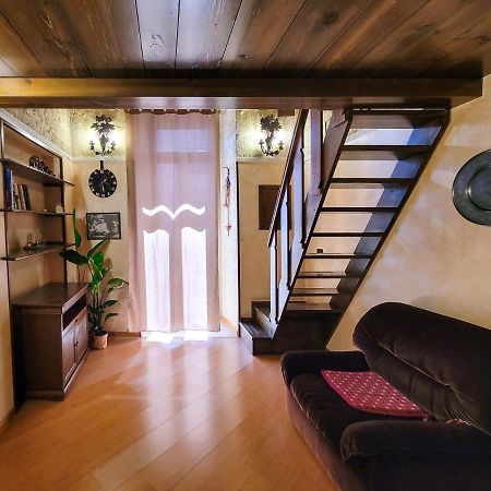 Cozy Classical Residence In The City Center Bari Extérieur photo