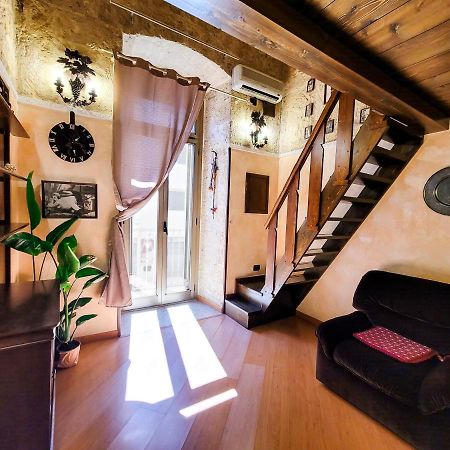 Cozy Classical Residence In The City Center Bari Extérieur photo