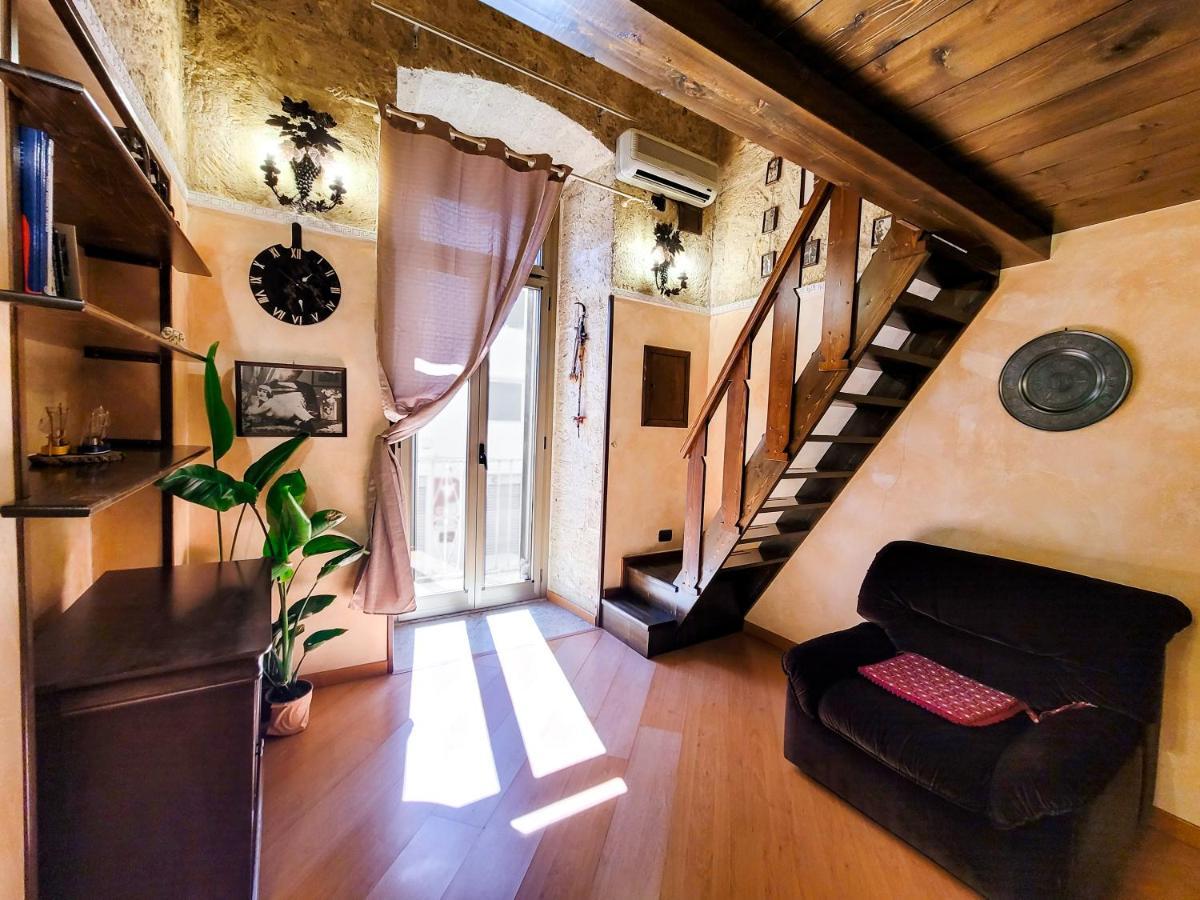 Cozy Classical Residence In The City Center Bari Extérieur photo